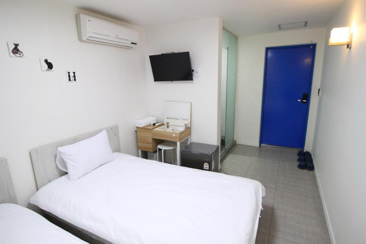 Hotel Golden Park Myeongdong Seoul Bagian luar foto