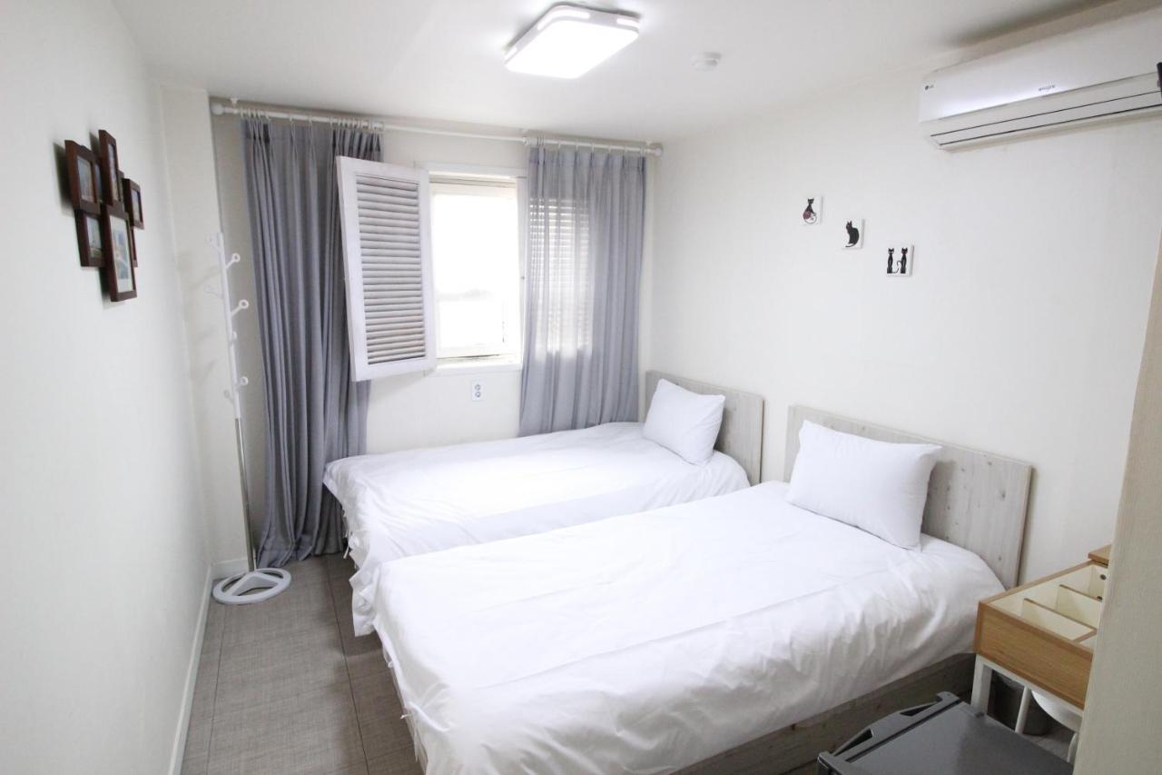 Hotel Golden Park Myeongdong Seoul Bagian luar foto