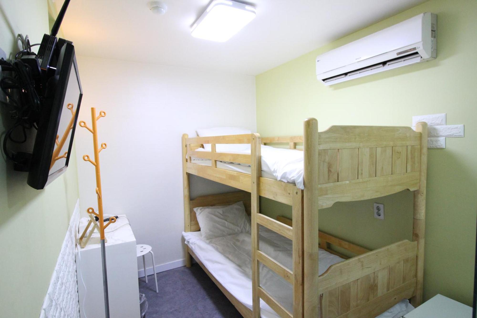 Hotel Golden Park Myeongdong Seoul Bagian luar foto